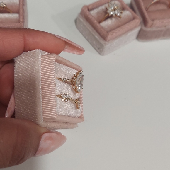 Moissanite/ diamond ring. Pair. - Picture 4 of 4